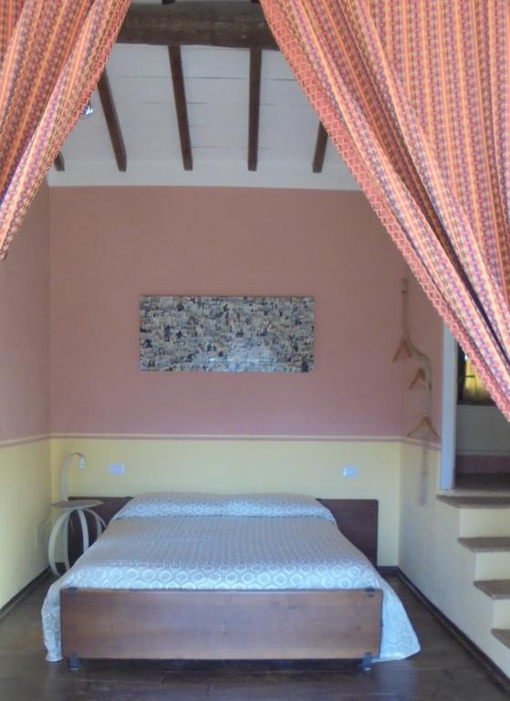 セッジャーノ La Casina Di Giannettoゲストハウス 部屋 写真